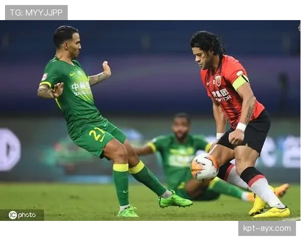 多特蒙德战术困局显现,青春风暴难掩体系短板,争冠形势面临考验 多特蒙德战术困局显现,青春风暴难掩体系短板,争冠形势面临考验